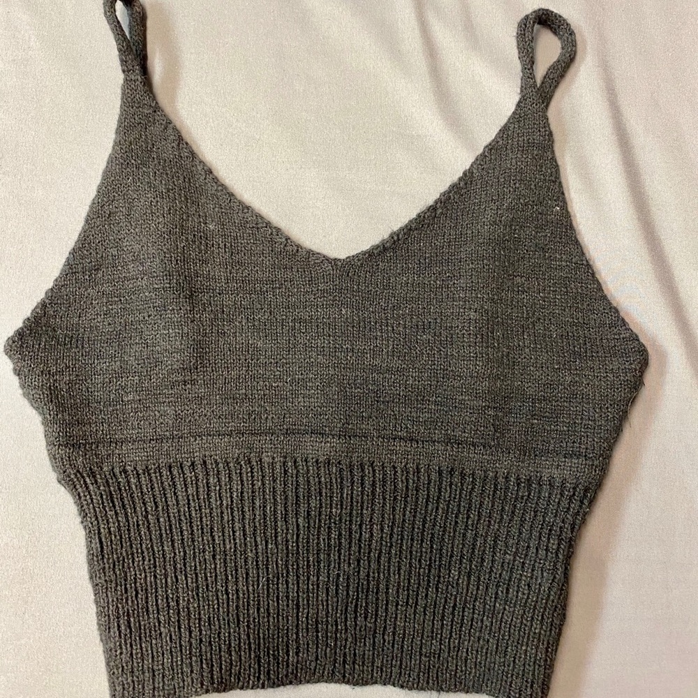 Black knitted crop top